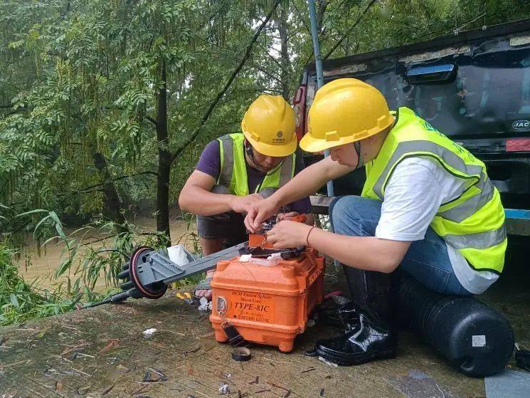 韶关暴雨洪水中，通讯维修人员的守护之战