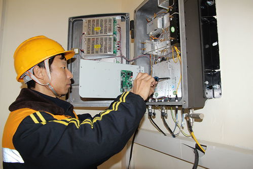 铁路通信人 检修忙